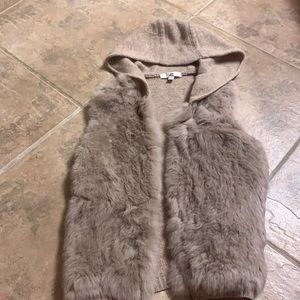 Cute, fluffy vest with hoodie